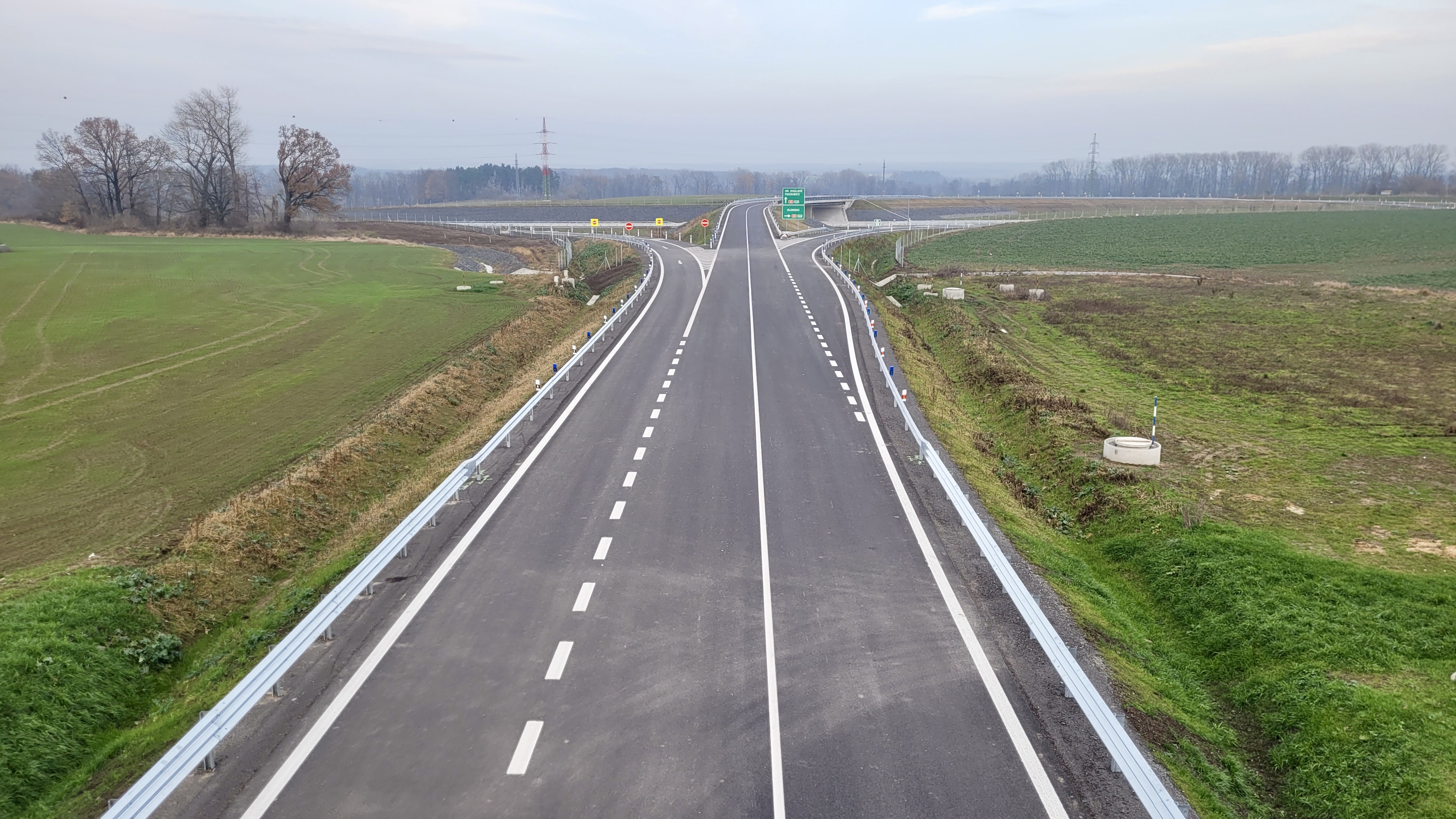 Dálnice D35 – výstavba úseku Ostrov–Časy - Wegen- en bruggenbouw