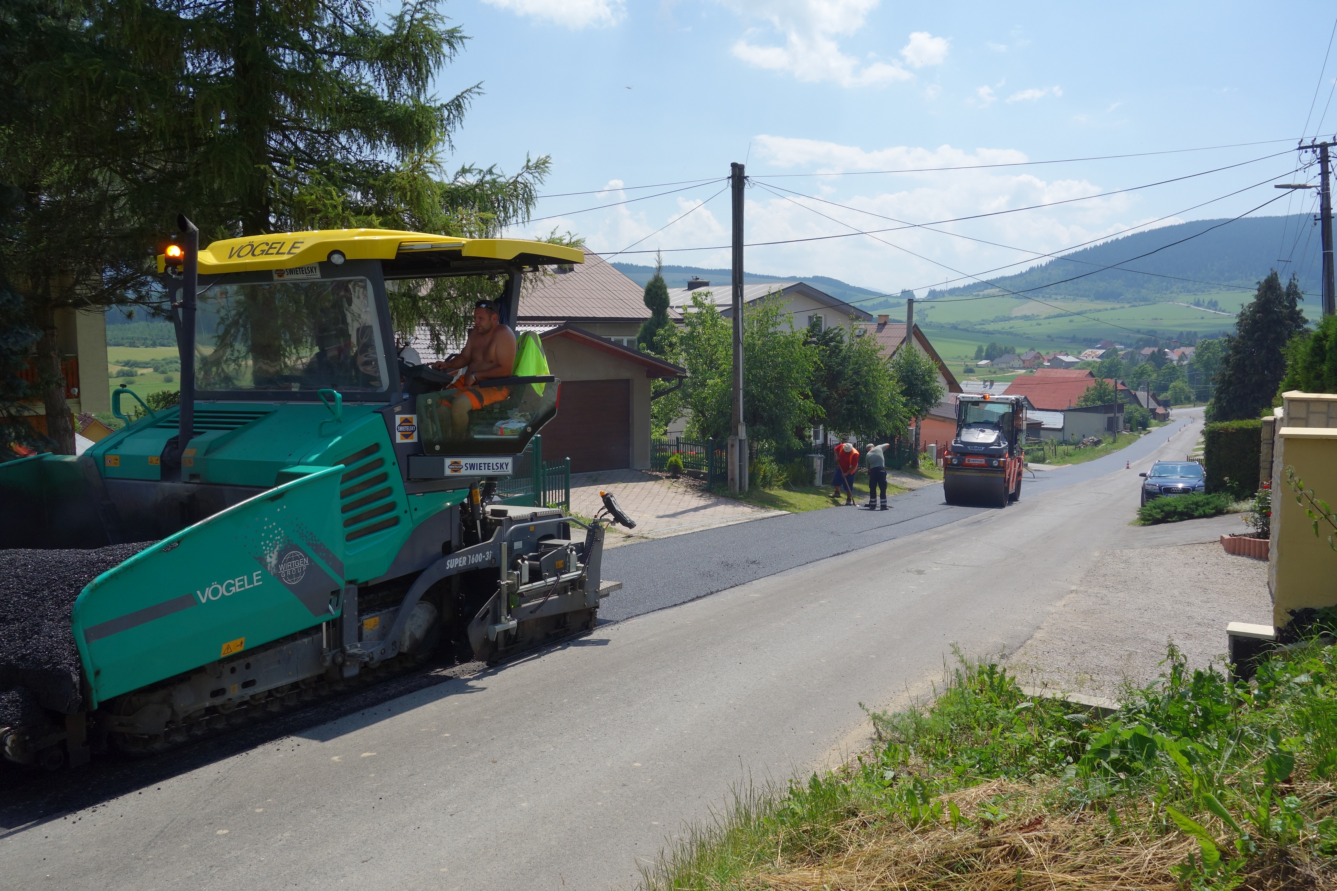 Rekonštrukcia cesty III/2284 Hruštín - Vaňovka - Wegen- en bruggenbouw