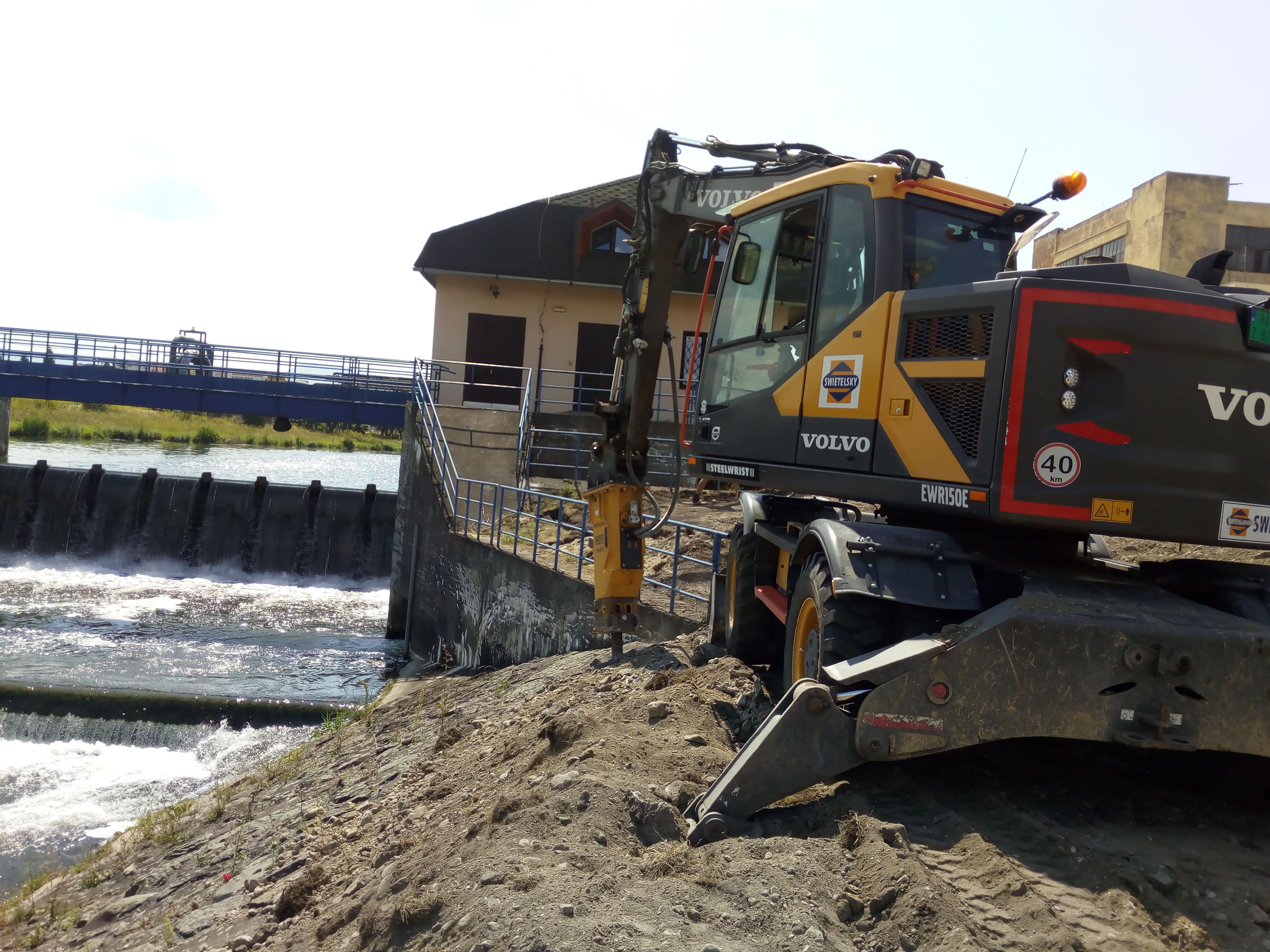 Odstraňovanie bariér vo vodnom toku Turiec, rkm 7,530; stavebné práce - Civiele bouwkunde