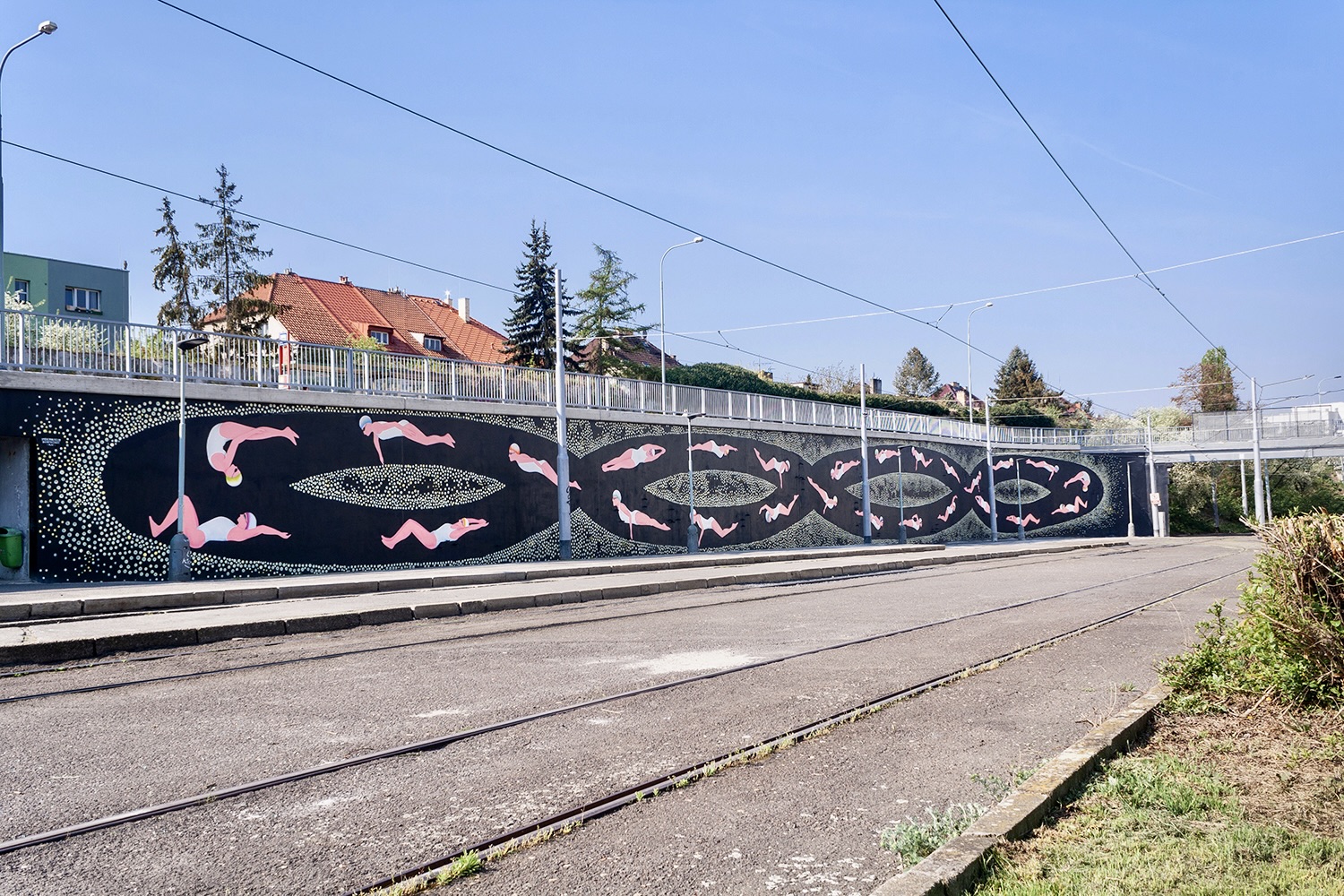 Praha 15, ul. Průmyslová – rekonstrukce opěrné zdi - Wegen- en bruggenbouw