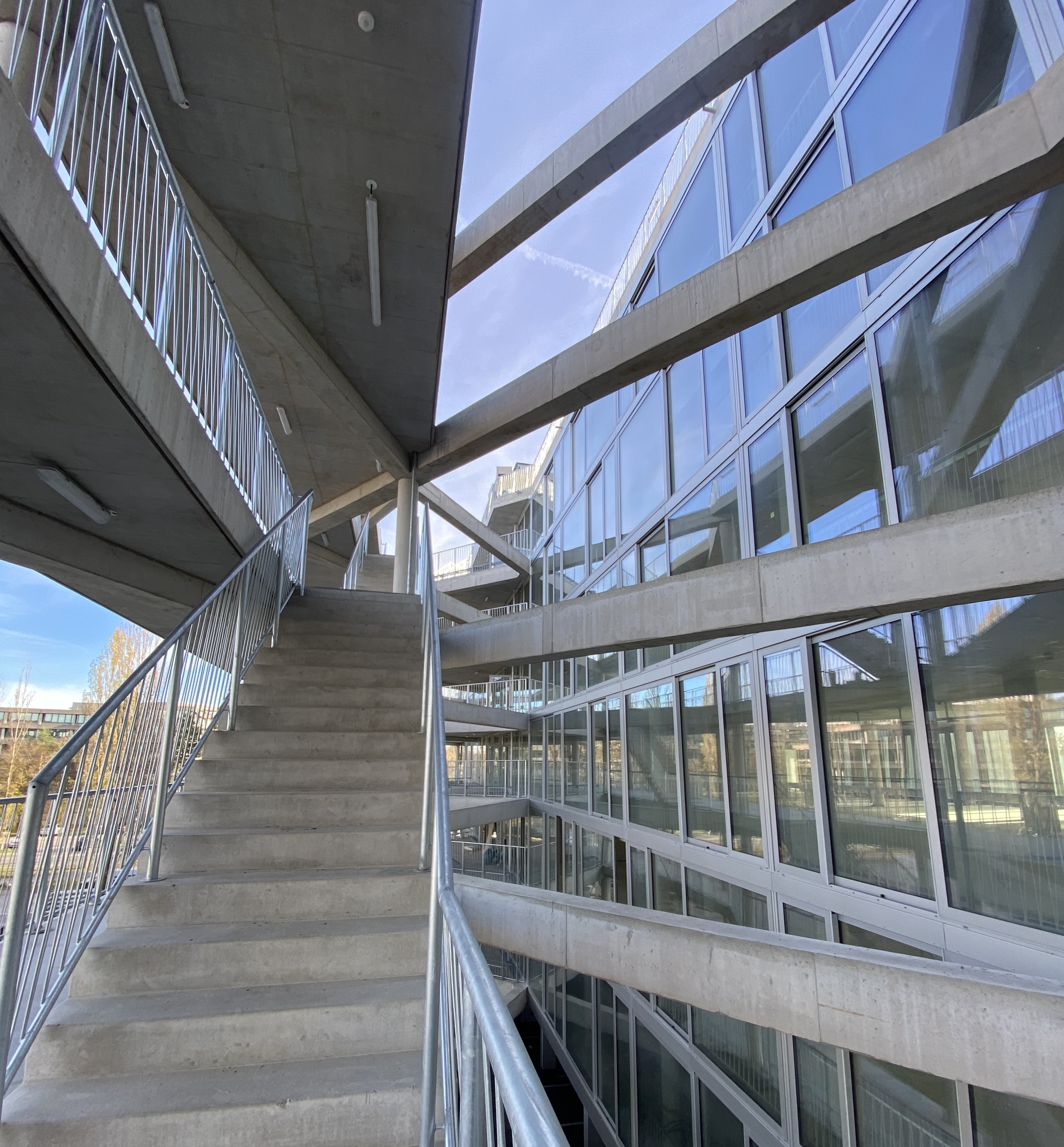 Hammerschmidt - Bürogebäude mit Dachterrasse und offenem Parkdeck - Bouw