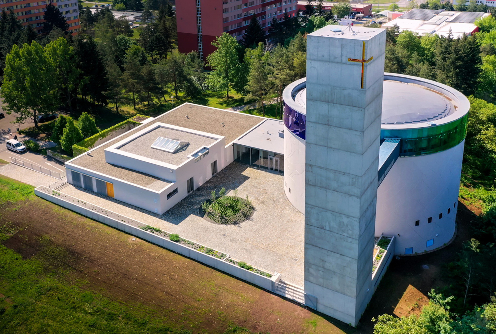 Přístavba duchovního centra Brno – Lesná, kostel a věž - Bouw