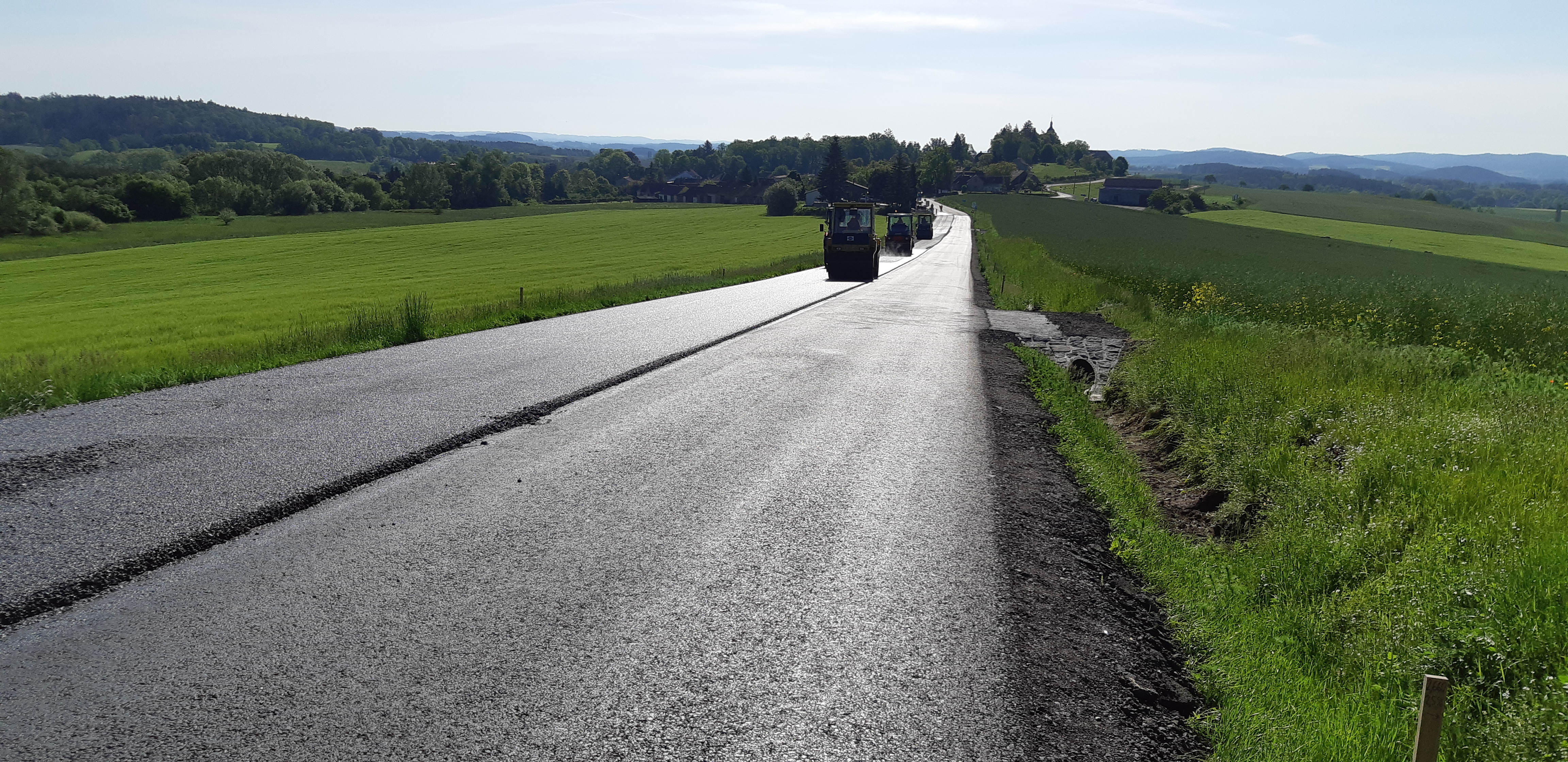 Silnice I/22 – oprava úseku Zavlekov – Nalžovské Hory - Wegen- en bruggenbouw