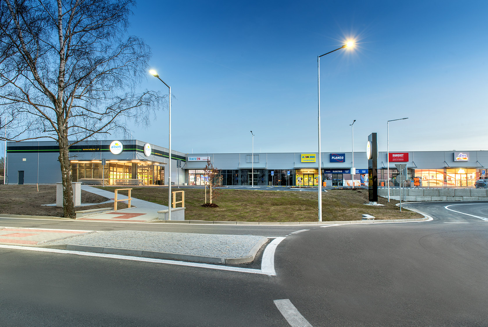 Milevsko – obchodní centrum - Bouw