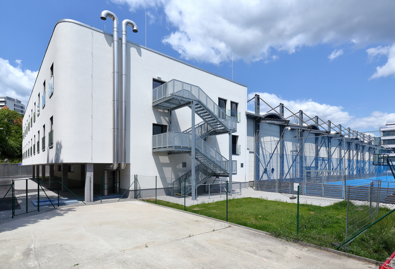 Plzeň – ubytovací zařízení u zimního stadionu - Bouw