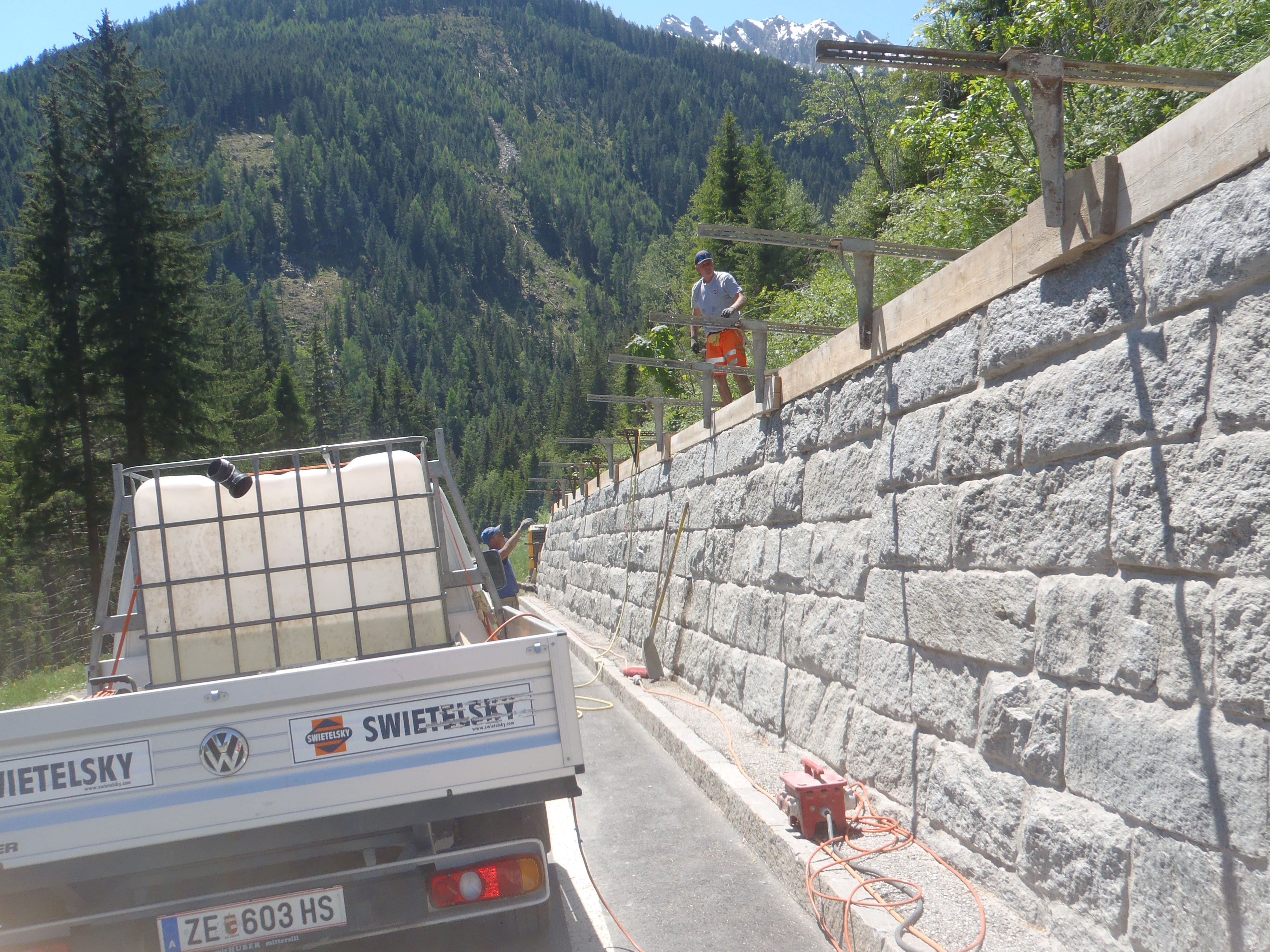 Mauersanierung an der Gerlos Alpenstraße in Krimml - Wegen- en bruggenbouw