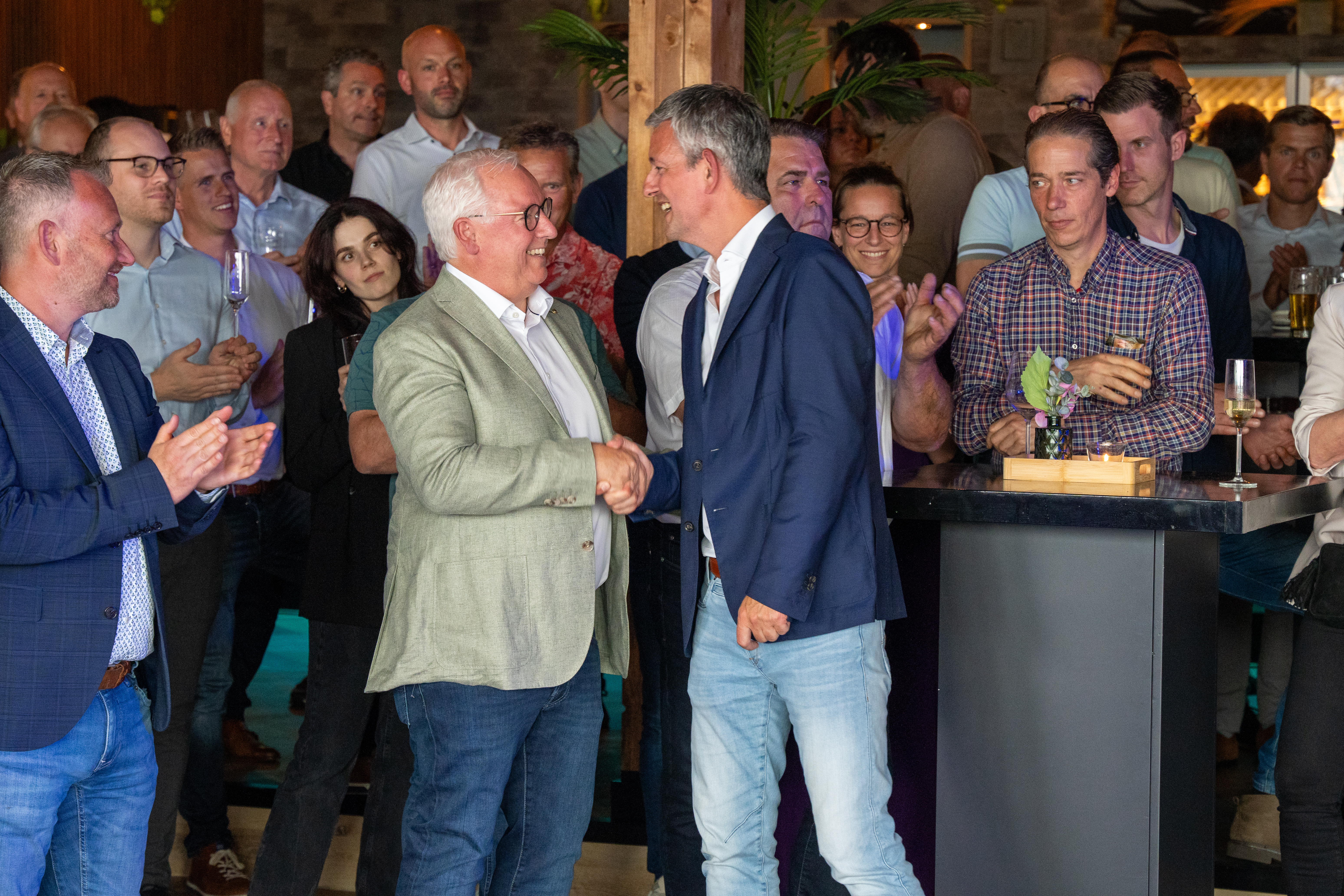 “Ik ben een spoor believer”, John Weijtmans, afgetreden CEO, aan het woord. - NL
