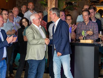 “Ik ben een spoor believer”, John Weijtmans, afgetreden CEO, aan het woord. - NL