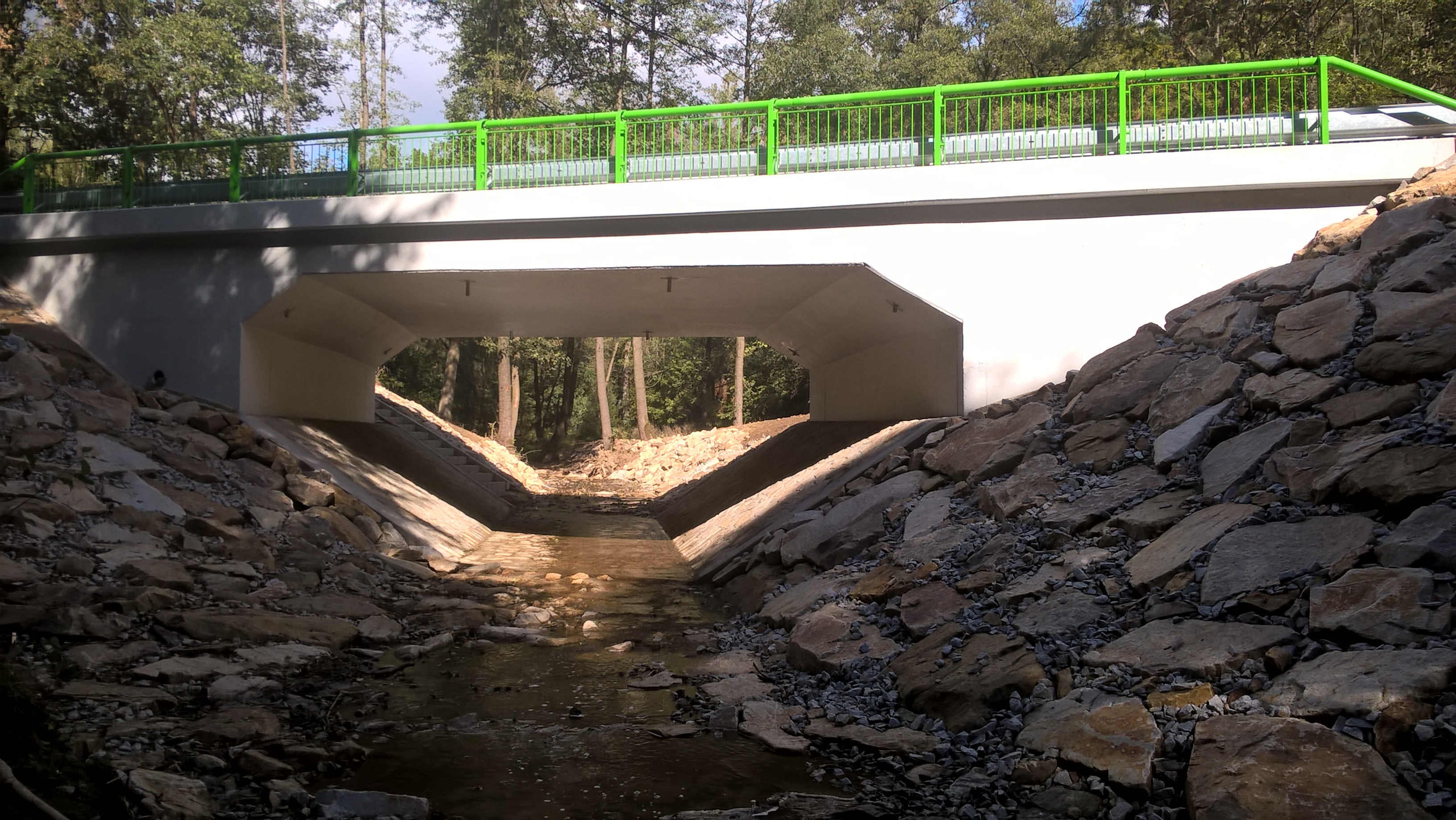 Silnice II/151 – rekonstrukce mostu v Liščích Horách před Dačicemi - Wegen- en bruggenbouw