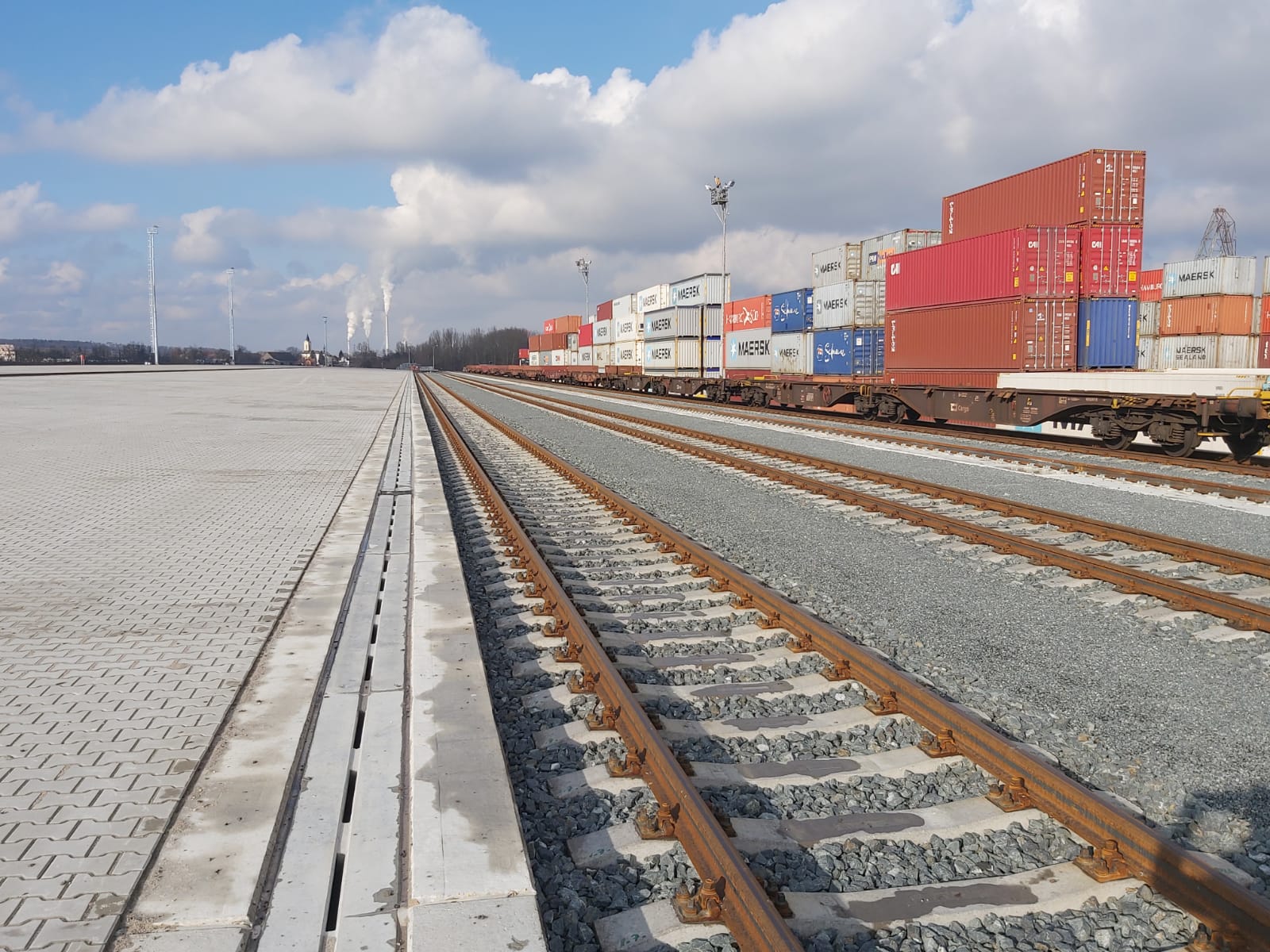 Mělník – ekologizace kontejnerového terminálu - Wegen- en bruggenbouw