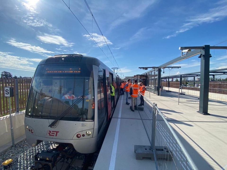 Metro Aan Zee Testrit