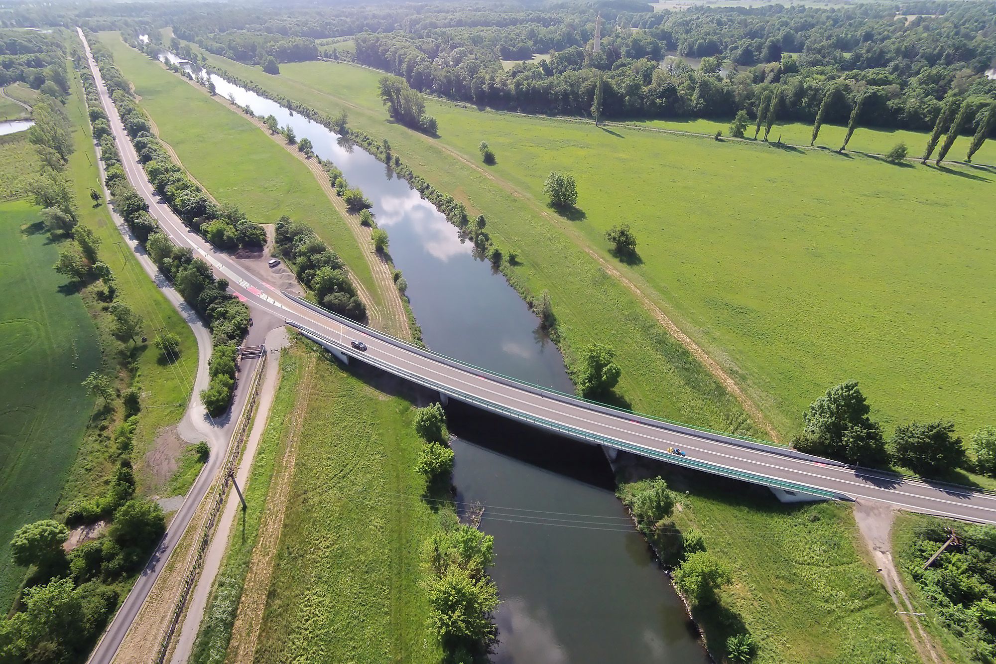 Silnice II/422 – rekonstrukce úseku Podivín–Lednice - Wegen- en bruggenbouw
