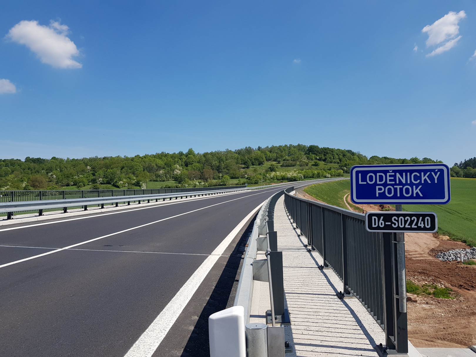 R6 Řevničov, obchvat (most na přeložce silnice) - Wegen- en bruggenbouw