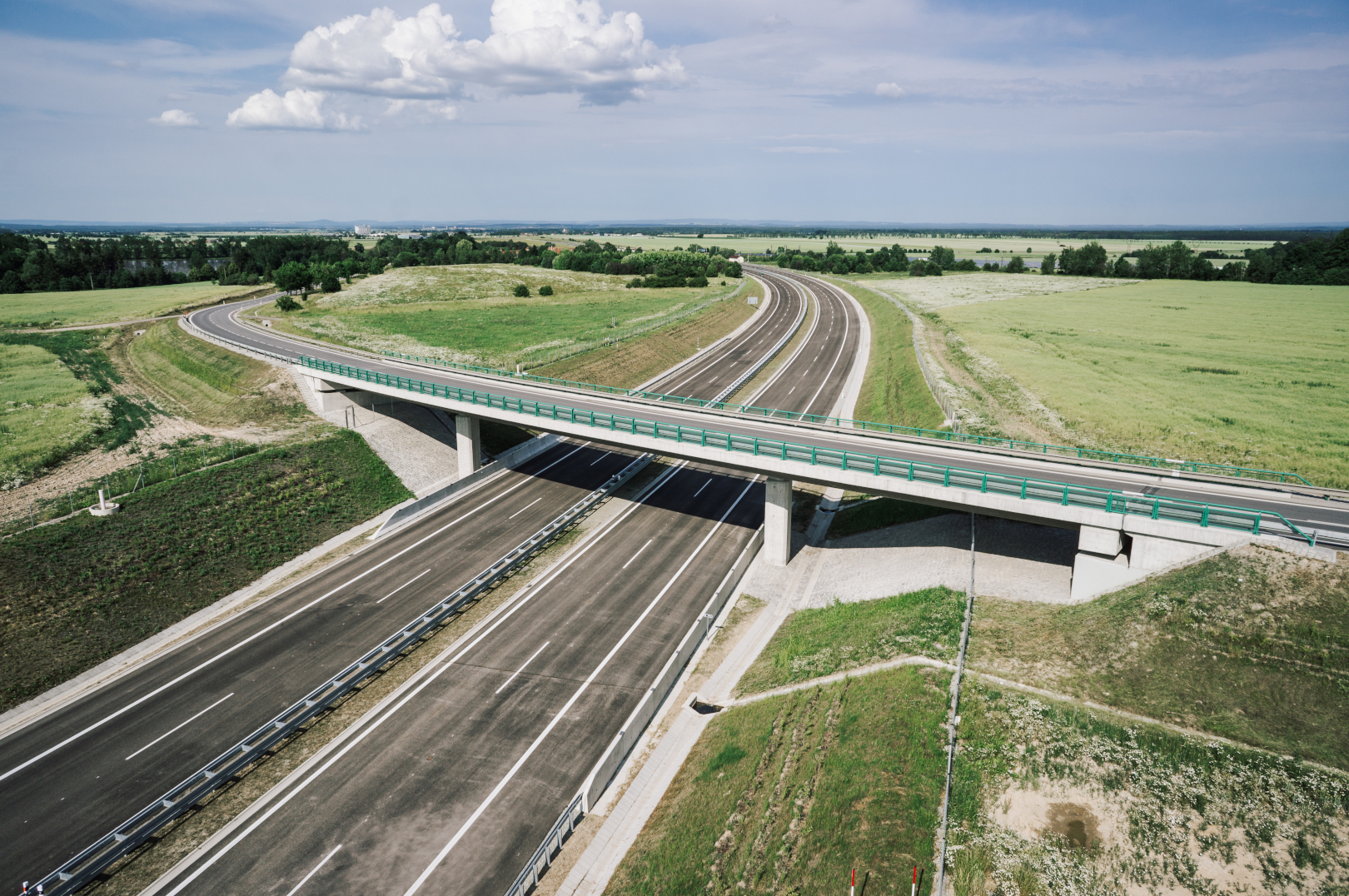 D3 – úsek Bošilec–Ševětín - Wegen- en bruggenbouw