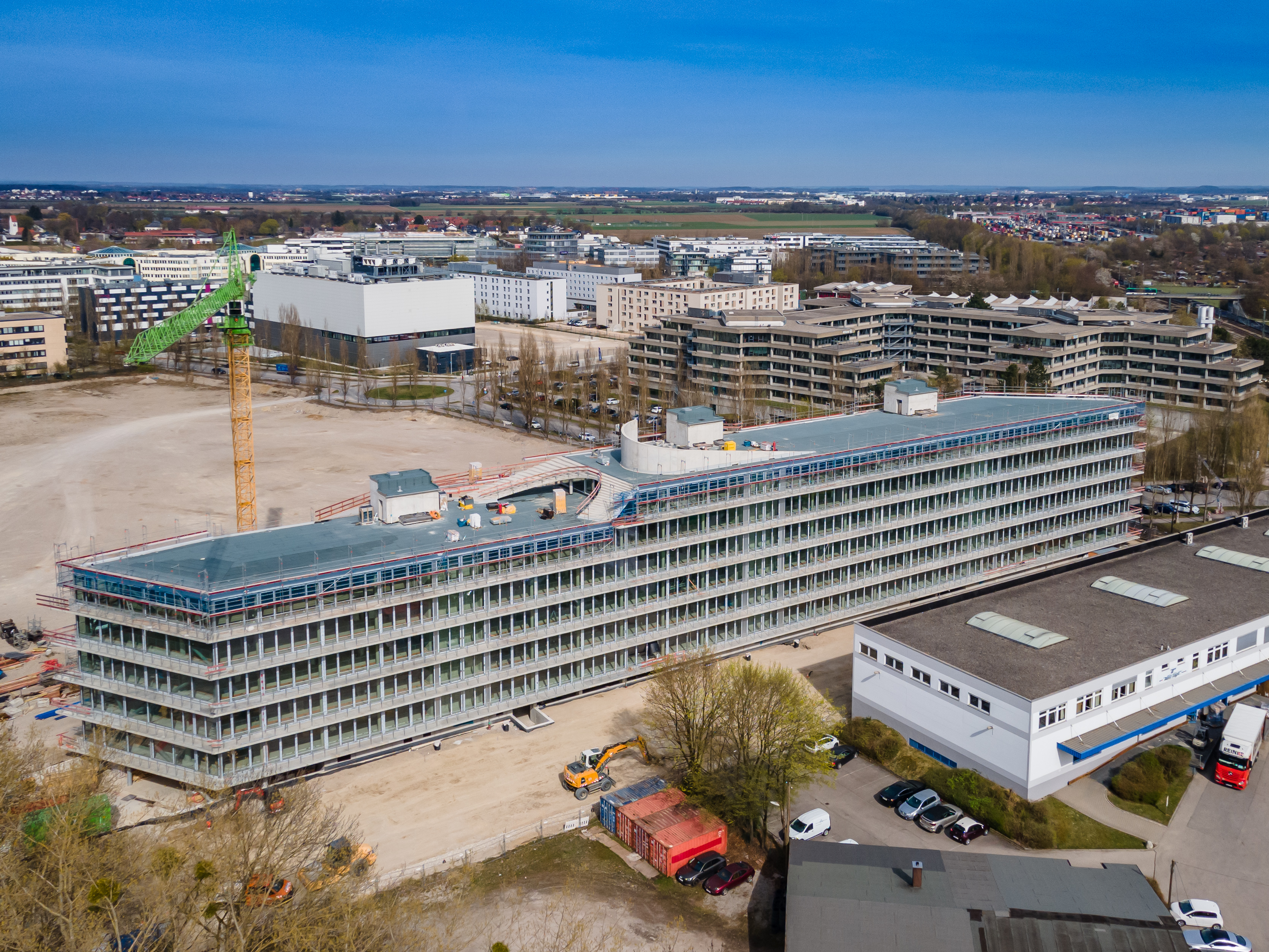 Hammerschmidt - Bürogebäude mit Dachterrasse und offenem Parkdeck - Bouw