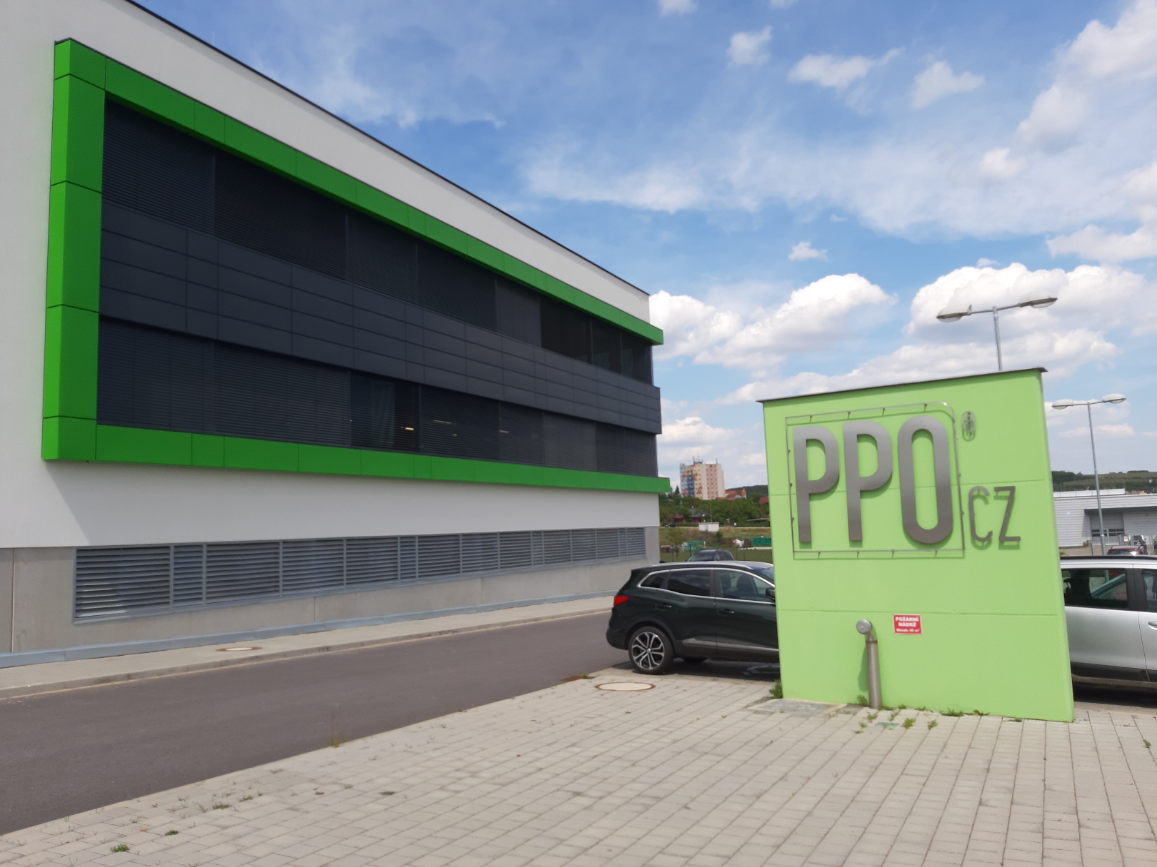 Znojmo – výrobní hala a vývojové centrum  PPO Group CZ - Bouw