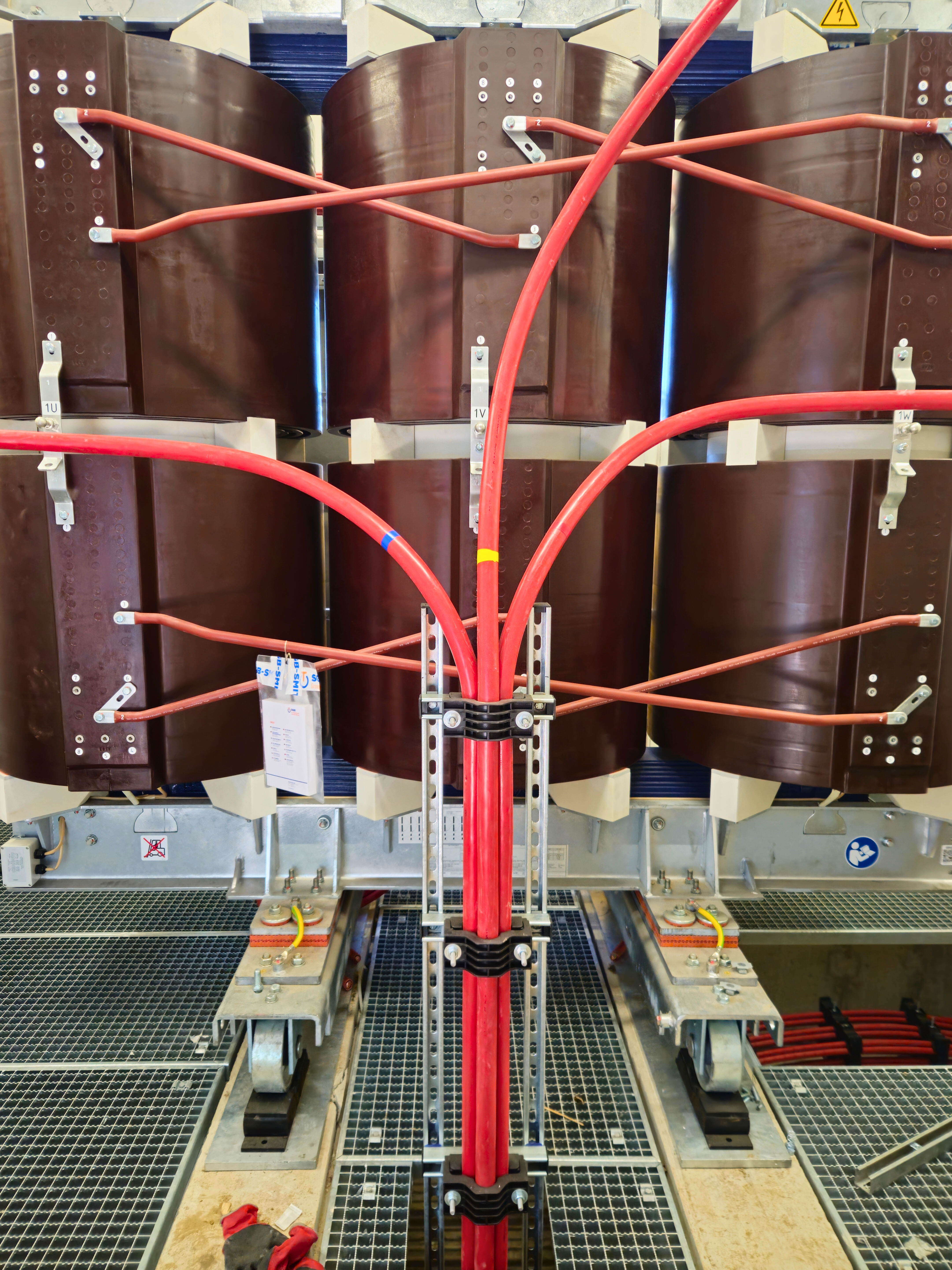 10kV opvoer bij giethars 10kV tractietransformator