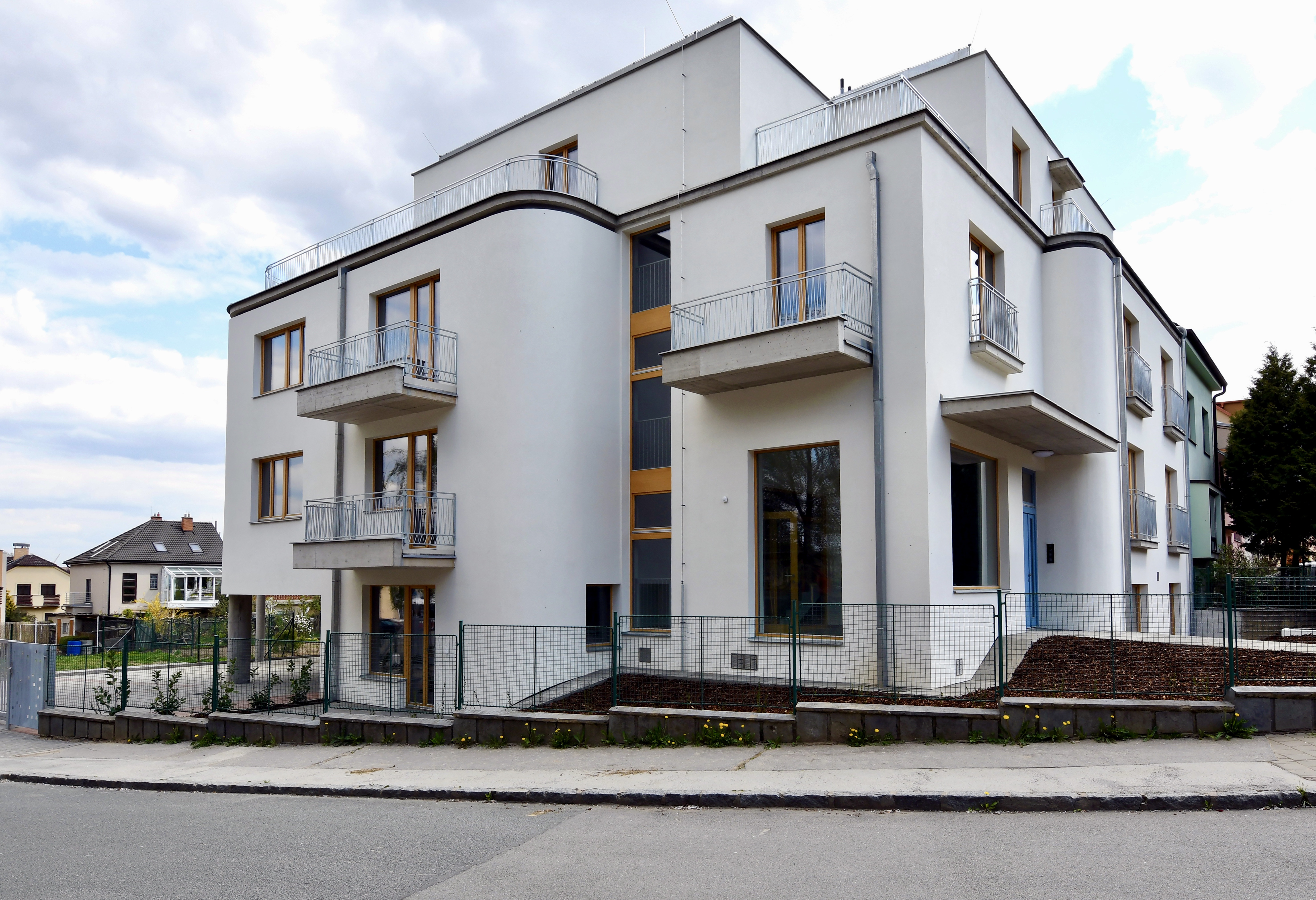 Brno-Jundrov – rekonstrukce bytového domu - Bouw