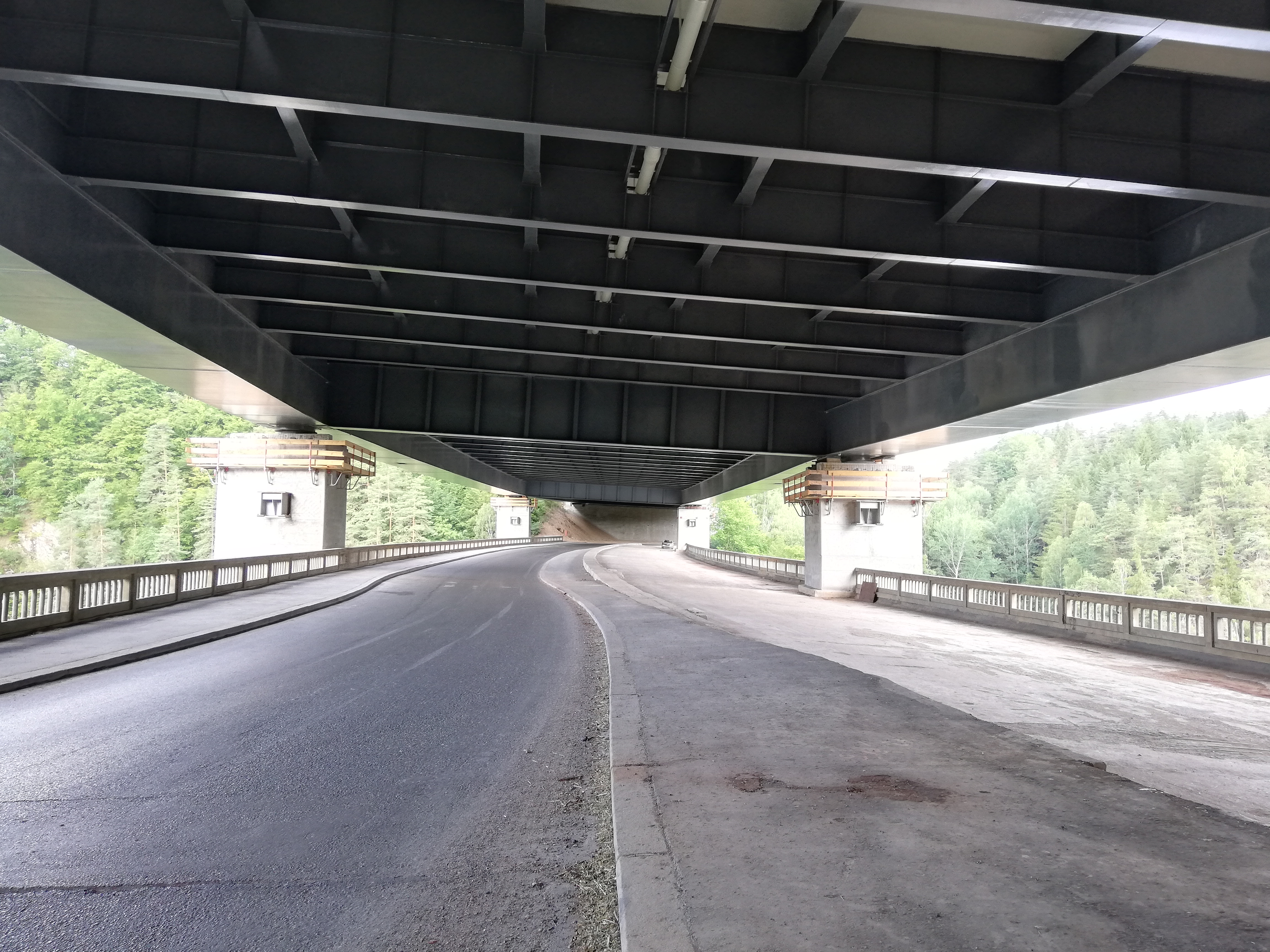 Dálnice D1, most Koberovice – dodávka mostních ložisek a závěrů - Wegen- en bruggenbouw