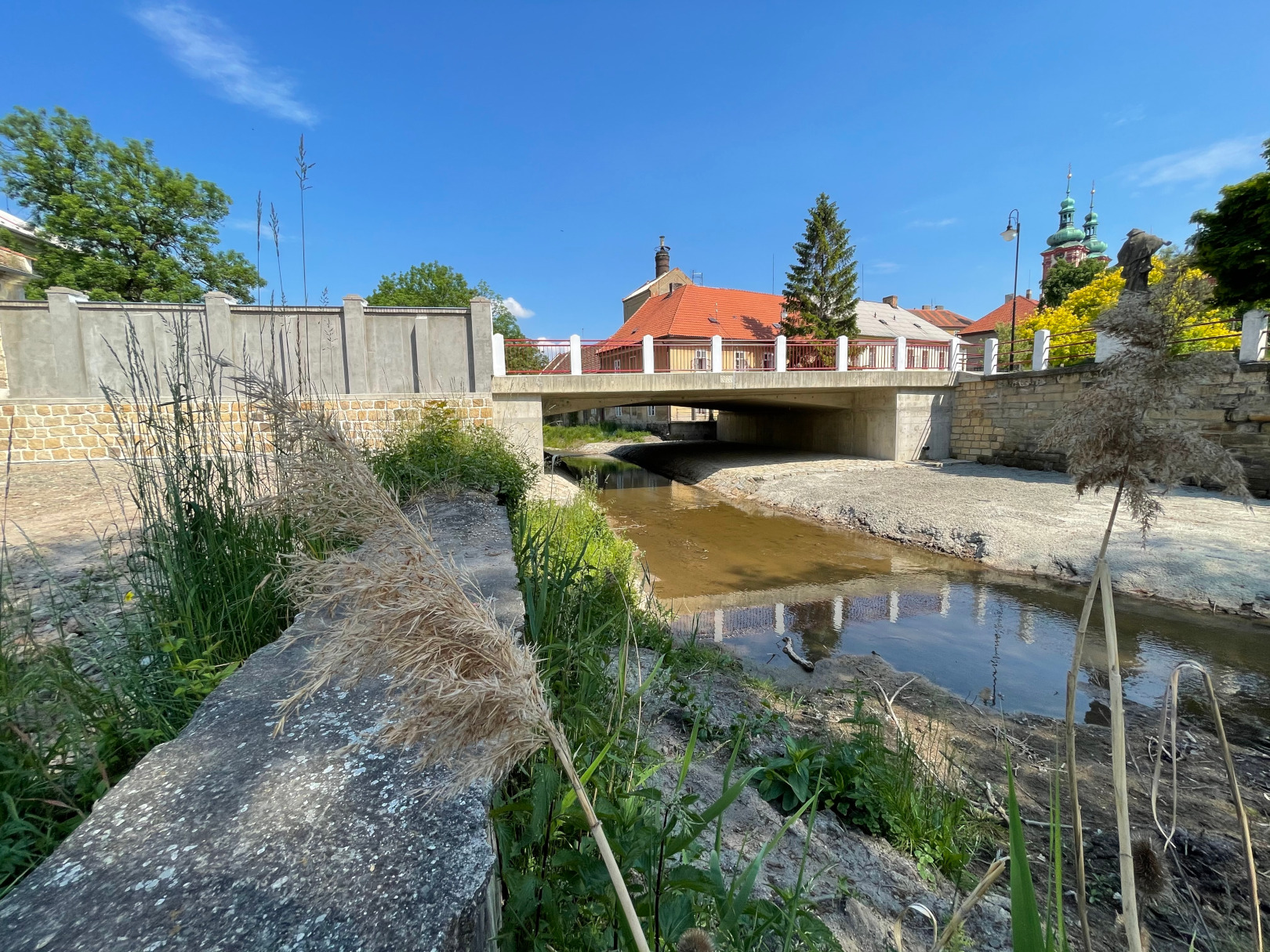 Silnice II/118, Zlonice – rekonstrukce mostu a opěrných zdí - Wegen- en bruggenbouw