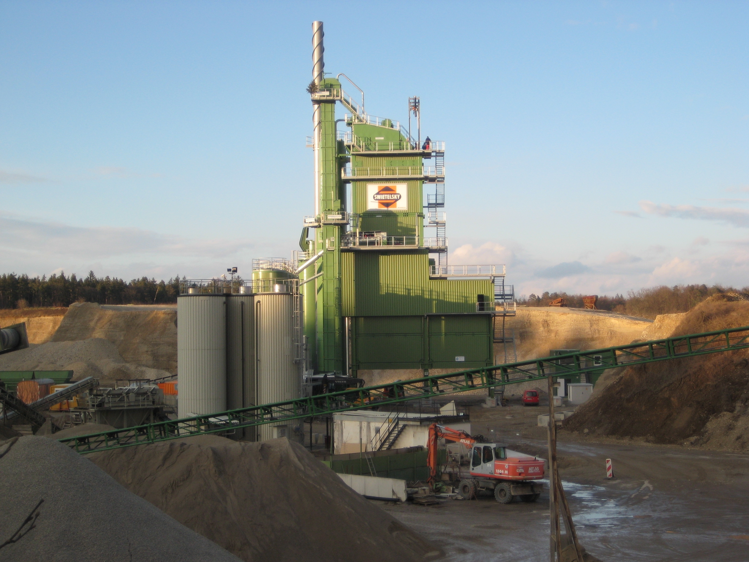 Asphaltmischanlage Emmerting - Wegen- en bruggenbouw