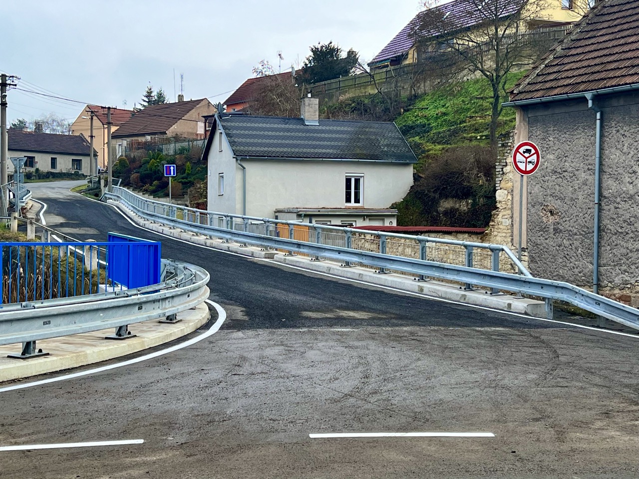 Silnice III/00711, Makotřasy – bezpečnostní opatření - Wegen- en bruggenbouw