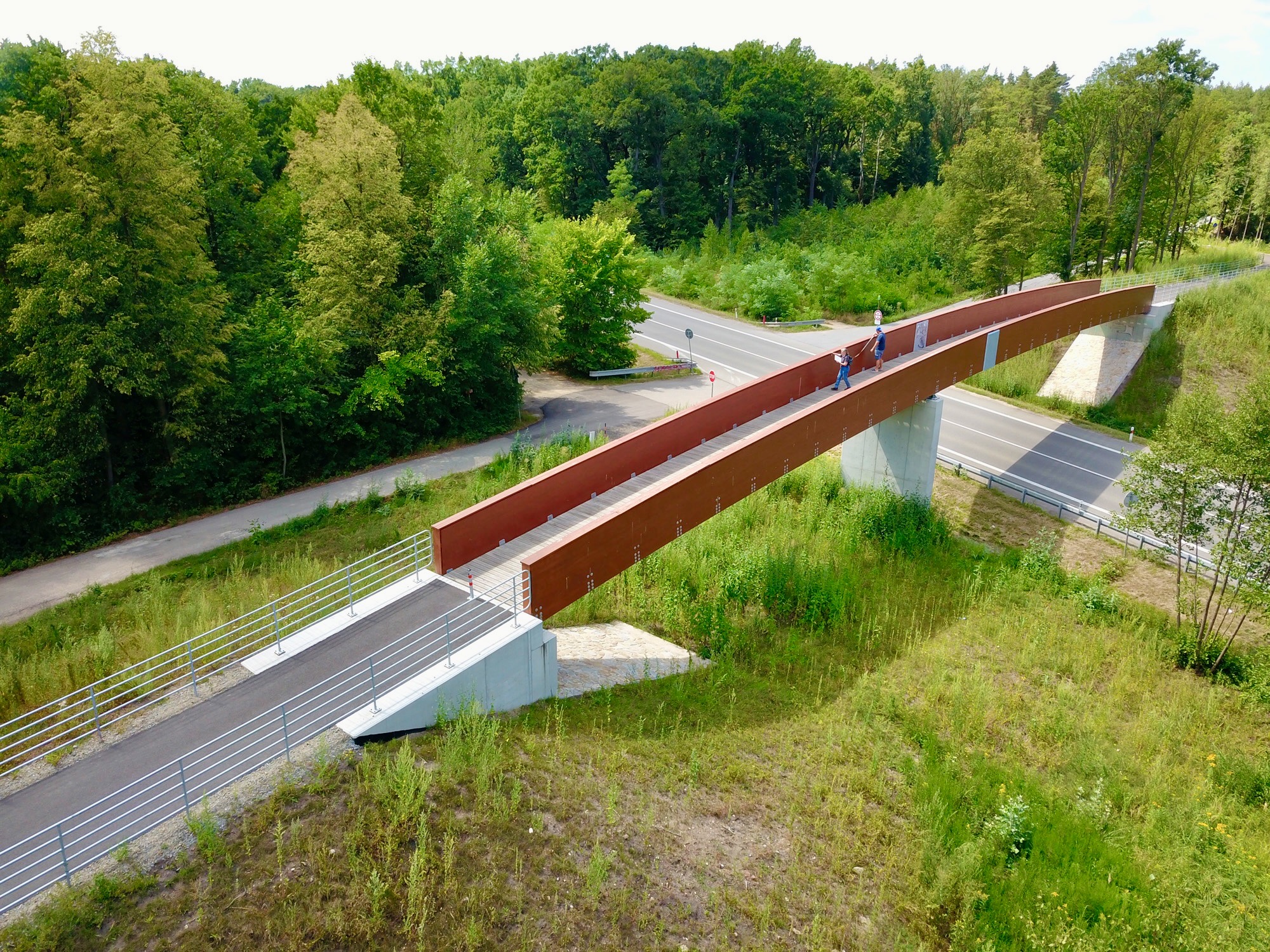 Hodonín – přemostění silnice I/55 – stavba lávky pro cyklisty a chodce - Wegen- en bruggenbouw
