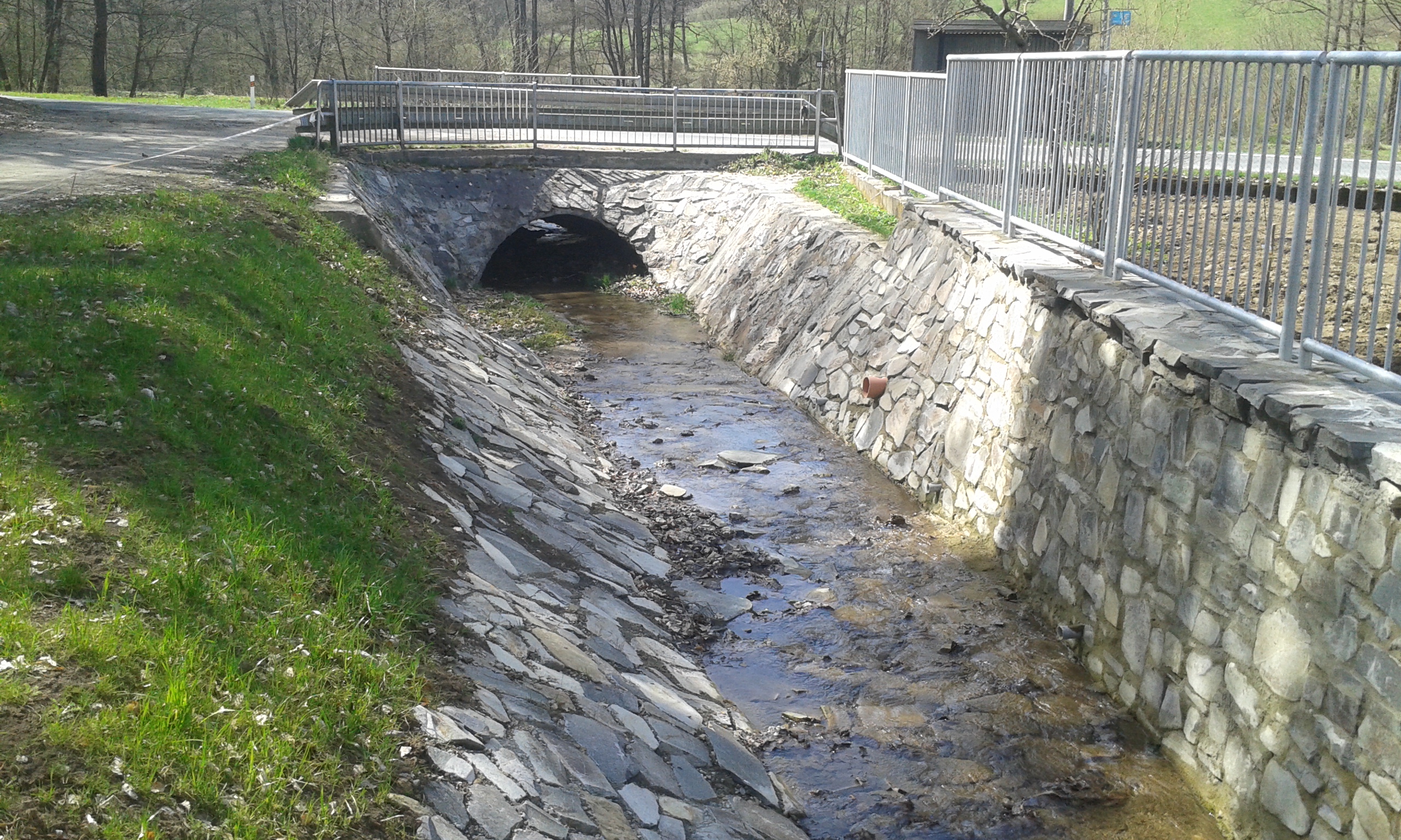 Žitná – Radiša, Rakovec, prehrádzka a stabilizácia koryta - Civiele bouwkunde