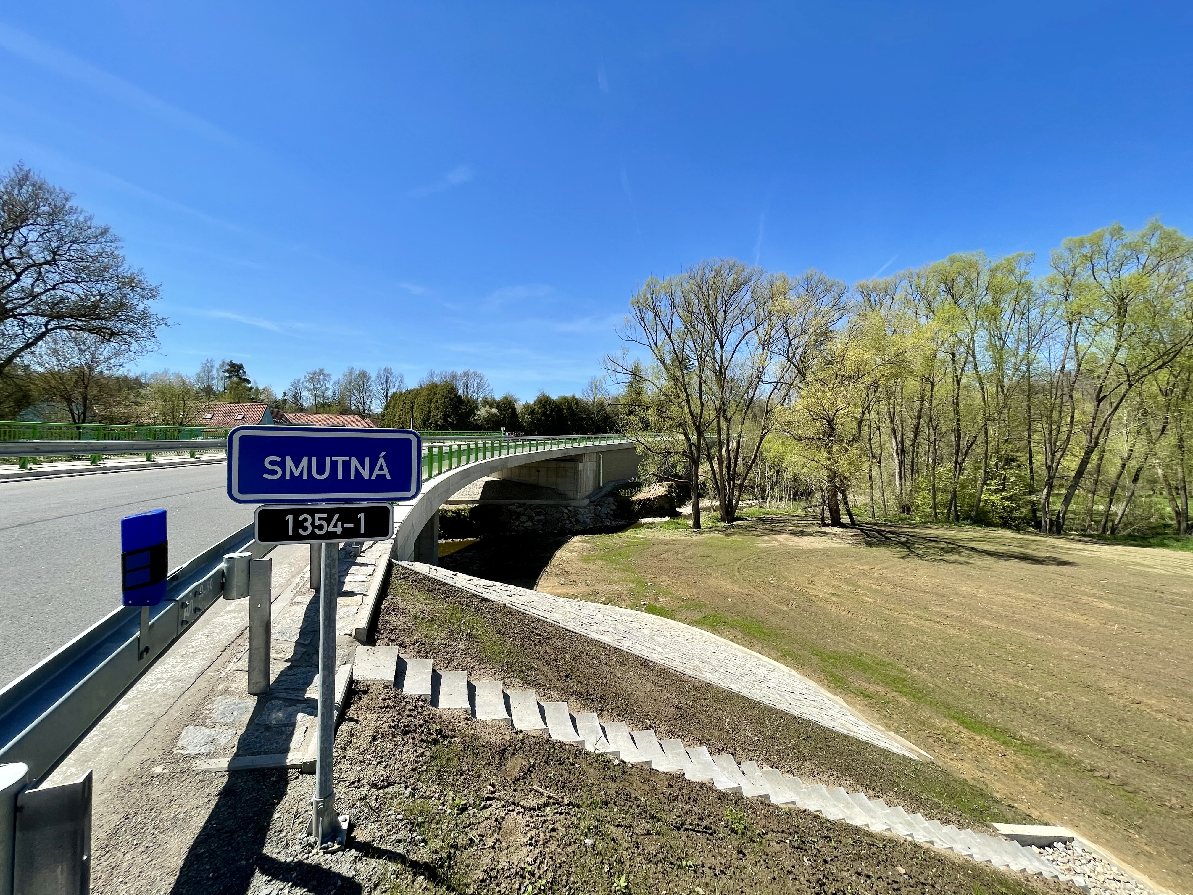 Silnice III/1354 – most přes říčku Smutná na úseku Bechyně–Radětice  - Wegen- en bruggenbouw