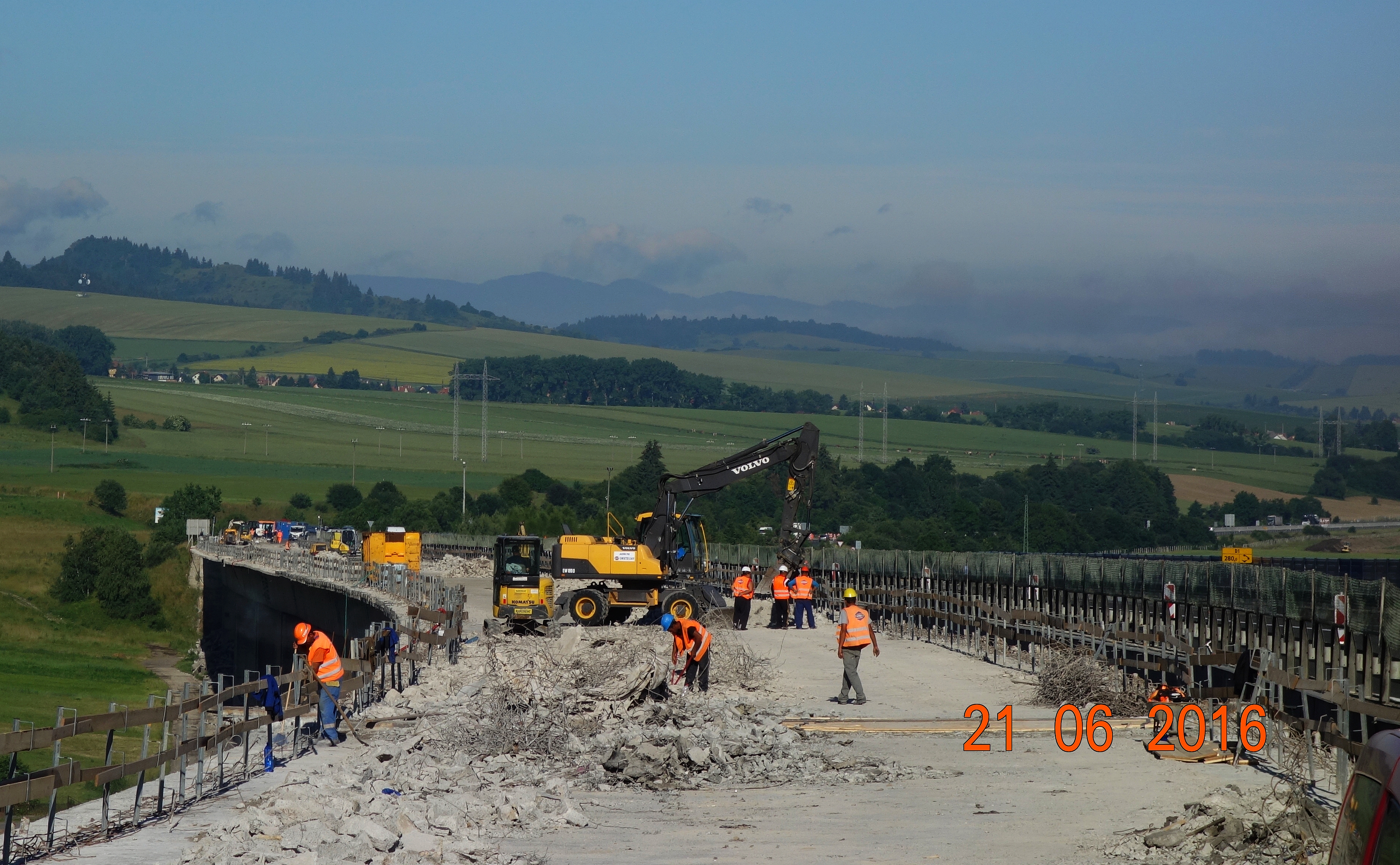 Oprava diaľničného mosta ev. č. D1-220 Podtureň (1 038 m) - Wegen- en bruggenbouw